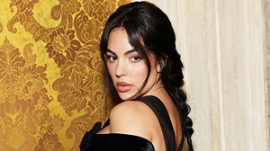 Georgina Rodriguez delivers sultry pose as she stuns in black velvet dress