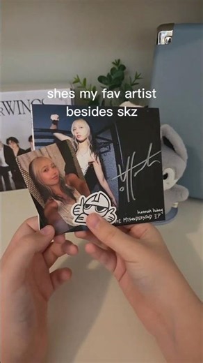 shes so cool #hannahbahng #straykids #bangchan #indiemusic #unboxing