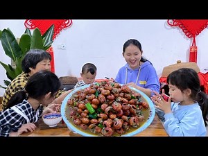 3 kilograms of spicy and fragrant crayfish tail, the family enjoyed the delicious food