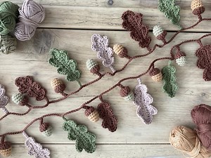 CROCHET PATTERN - Oak Leaves & Acorns Garland | Autumn / Fall Crochet Garland (written in ENGLISH - Pdf Instant Download) - Etsy UK