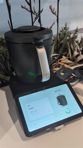 Guess what's on the menu tonight 🤤 #thermobasics #tm7 #homemadepizza #kneedingdough #handsfreecooking