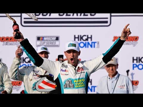 Hamlin signs extension to stay at Gibbs Racing