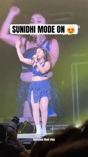 Sunidhi Chauhan Didn’t Just Sing Bumbro… She Set the Stage on Fire 💃🔥 #viralvideo #liveconcert