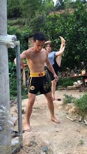 Martial Arts Sanda and Shaolin King Kong Leg Training Kung Fu