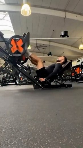 🔥THIS IS WHY I DON’T USE EXERCISE MACHINES🔥 Если тренироваться, то только со штангой💪🏻🤣 • • • #тяжелаяатлетика #пауэрлифтинг #кроссфит #чемпион #мотивация #гераклион #мойпуть #штанга #weightlifting #powerlifting #crossfit #trening #fitness #strong #☝🏻️ #💪🏻 #🏋🏻‍♂️ | KlimTeam