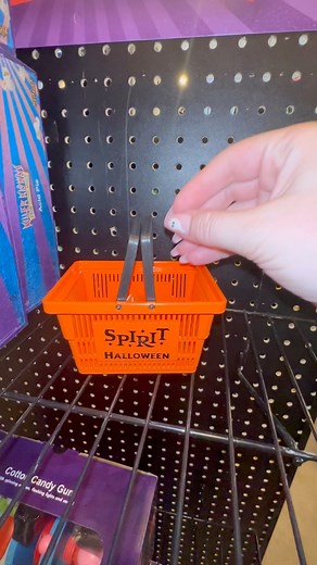 8.1K views · 246 reactions | What’s your favorite Halloween movie?!  #mini #minishopping #shopping #halloween #spirithalloween #halloween2023 | Kilas.Miniverse | Facebook