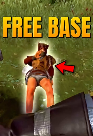 I gave him MY BASE 👀 #rust #rustgame #rustclips #rusttok #rustgameplay
