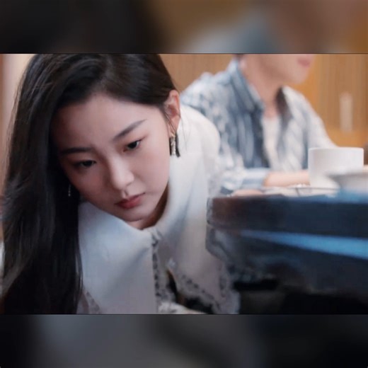 335K views · 2.7K reactions | Cinderella picked something up and accidentally found her boyfriend cheating under the table 灰姑娘捡东西，竟意外在桌下发现男友出轨 剧名（Drama Name）：二见钟情 Love at Second Sight #二见钟情 #LoveatSecondSight #精选微剧 #腾讯视频 #chinesedrama #hotdrama #中国电视剧 #大陆剧 | 探剧达人 drama expert | Facebook