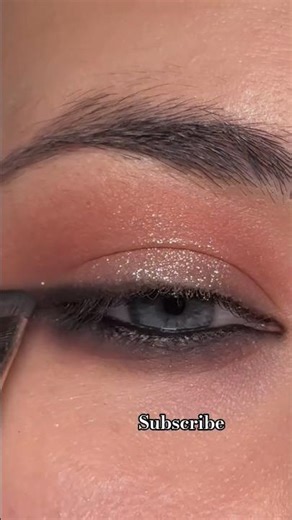 Most Trendy Peach Glam Eye Makeup Tutorial😍 #makeuphacks #viralvideo #makeuptutorial #shortvideo