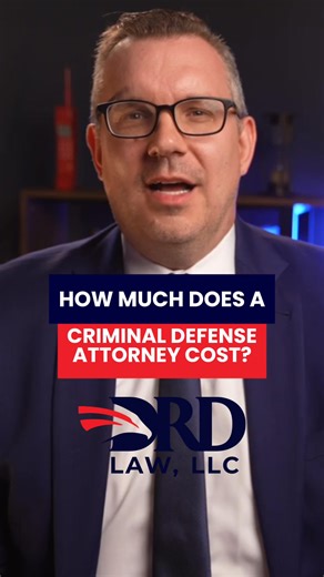 💼 How much does a criminal defense lawyer cost? It is one of the first questions people ask, and the truthful answer is that it depends. Criminal cases vary in complexity, seriousness and the amount of work required. Because of that, no two cases are priced the same. But there are key things you should know before you hire an attorney. Here is what actually matters 👇 • Most criminal defense lawyers do not charge hourly, they use flat rate retainers • A flat fee means one set cost for the full 