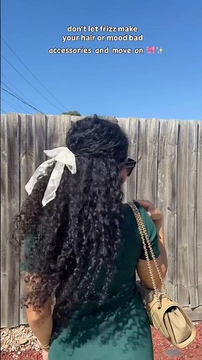 what bad hair day? #embraceyourcurls #frizzyhair #badhairdontcare #curlygirl #curlyhair