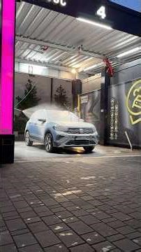 Hand wash on touchless car wash | VW T-Cross deep clean