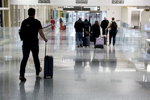 Can I sleep at the airport overnight? The rules travelers should know