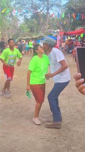 el beso mas largo y la pareja mas enamorada del limonazo 2026 #vivaelamor #limonazo #purotamaulipas