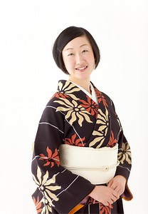 懐紙の折り方 仏事編（お盆の和菓子）