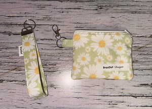 Quilted Keychain Wallet Green With White Flowers - Etsy