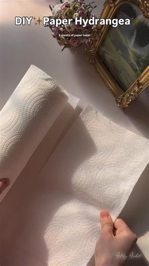 DIY CRAFTS on Instagram: "Diy paper Hydrangea Flower #diy #craft #handmade #handcrafted #tranding #handmadewithlove #crafting #handycraft #handmadecraft #diygifts #craftsmenship #diyfun #diyvideos #instadiy #usa #usa🇺🇸 #usatoday #usareels #usa #usacrafts #usareels"