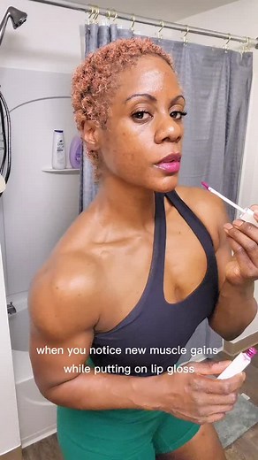 Getting stronger by the day!! I've been working on my shoulders! #personaltrainer #bayarea #bodybuilding #shoulderworkout | Danielle Duffy