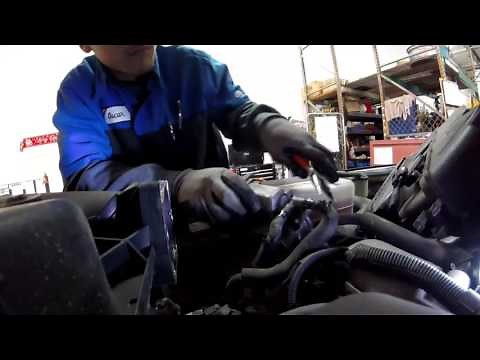 Toyota 4runner How to clean and remove a throttle body and mass air flow sensor