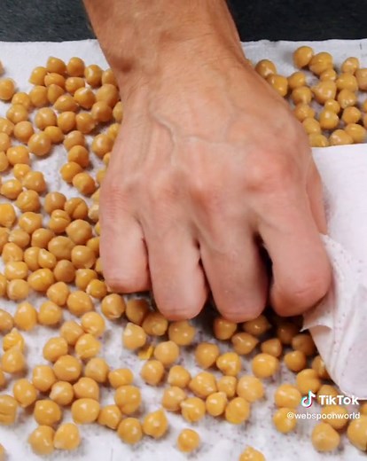 Passed Down for Generations! Southern No-Fail CHICKPEAS Hack I Wish I Knew Before I Turned 25! ❤️ Watch this mashed chickpeas recipe, and tell us what you think. Enjoy #AlexCookingHands #webspoonworld #recipe #recipes #chickpeas #cannedchickpeas #chips #roadstedchickpeas #chickpeasrecipe #newrecipes #deliciousfood #cookingshow #easyrecipes #cooking #chickpeasrecipes #cannedfood #crispy #crunchy #snack #yummy #snackideas #tasty #quickrecipes #cookingvideo #cookingathome #snacksforparty @Alex Cook