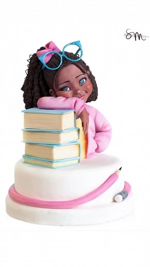 6.5K views · 256 reactions | Buon anno scolastico a tutti ! . #cakedesign #silviamancinicakeart #caketopper Saracino | Silvia Mancini Cake Designer | Facebook