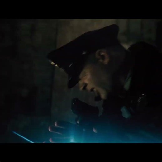 Batman marks criminals | Batman vs Superman #dcmultiverse #batmanvsuperman #brucewayne #short