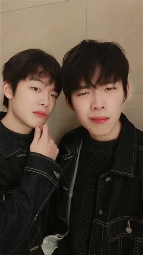 The twins bravely ventured into the variety show scene#Mr. Magic Song s first recording is