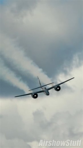 AirshowStuff on Instagram: "I could just listen to this video over and over! 🔊🔊 The two @dependableengines R-2800 engines on the Tigercat making sweet sweet music! #r2800engine #grummanf7ftigercat #f7ftigercat #f7f #tigercat #fighter #lowflyby #eaa #AirVenture #oshkosh #airshow #osh22 #airshowstuff"