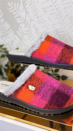 ✨ NEW SLIPPER DROP! ✨ Six brand-new styles have officially landed in store — for both men & ladies! 👣💫 These cozy cuties don’t just look good… they come with a soft, soothing scent for that ultimate relaxation vibe. Imagine slipping into comfort that smells as good as it feels. 😌🕯️ Our shelves filled up FAST — and trust us, these are going to fly right back off once you try them on! 🛍️ Pop in to Klassy Lady Boutique to grab your pair or 👇 Shop the link below! https://klassyladyboutique.com