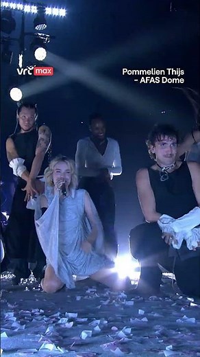 Niemand is bijzonder? Dit optreden bewijst het tegendeel. Bekijk het volledige concert nu op VRT MAX