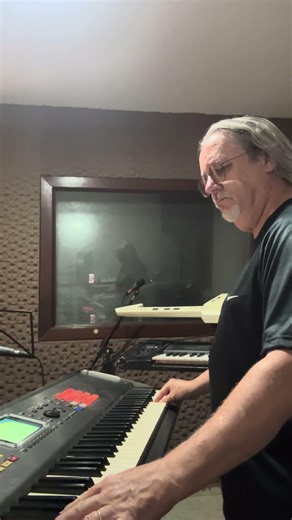 INTRO: Dreams / Jump (Van Halen)