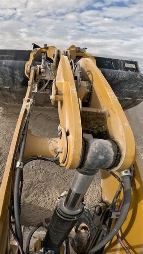 What size buckets do we run on our CAT 938’s?