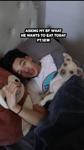 Easy one pan breakfast😋 #cookingwithkoko #fyp #trending #viral #cooking Ingredients: •1 large potato, cubed •1 bell pepper, diced •1 yellow onion, diced •6 mushrooms, diced •3 sausages, quartered •1 tbsp olive oil •2 tsp Lawrys seasoning •1 tsp lemmon pepper seasoning •2 eggs, fried •1/3 cup shredded cheese @Lawry’s Seasoning @From Our Place @Kinder's Seasonings and Sauces @Shop AriZona💛