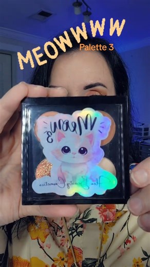 Create the perfect glam look with the Nude Eyeshadow Palette featuring Chrome Orange and 3 Matte Shades! 💋 This stunning nude eyeshadow palette is ideal for achieving soft glam, natural, or bold eye makeup looks. With a mix of chrome shimmer and matte nude tones, this palette gives you a smooth blend, rich pigmentation, and long-lasting wear — perfect for every occasion. In this video, discover how to use the Chrome Orange eyeshadow to add shimmer and glow while blending it beautifully with 3 m