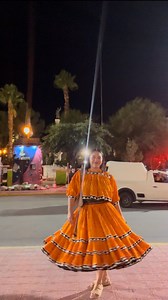 306K views · 10K reactions | ADIVINA EN DONDE ESTOYYYY Jajajaj la traducción de esta canción 藍 #fyp #ootd #naranja #CUU #trend #orange #raramuri #ralamuli #tarahumara | Anai Zúñiga Model | Facebook