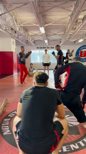 🎄🍗 Attendre après les fêtes pour te prendre en main… encore ? On se connaît 😉 Plus de tourtière. Plus de desserts. Plus de « j’commence lundi ». 💡 Et si, pour une fois, tu prenais de l’avance ? Pendant que les autres vont : ❌ attendre janvier ❌ chercher la motivation ❌ se battre pour une place au gym 👉 Toi, tu peux déjà être prêt. 🔥 NOVA GYM Commence AVANT les résolutions. Prends de l’avance. Arrive en janvier déjà en forme, pendant que les autres commencent à peine. 💪 Moins de regrets 💪