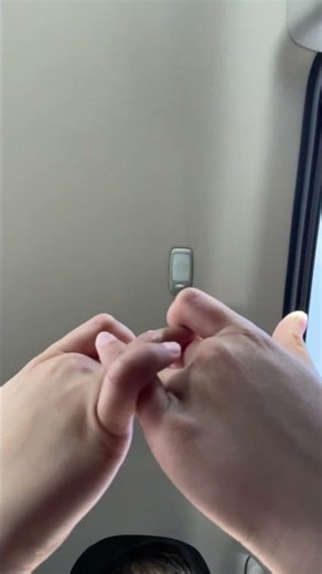 How to make a puppet with your hands