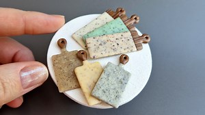 13K views · 186 reactions | Cutter kitchen boards: 1. https://sweetminidollhouse.etsy.com/listing/1106467816 2. https://sweetminidollhouse.etsy.com/listing/1707321544 Thanks for watching ❤️珞 Support the author on Patreon: https://www.patreon.com/SweetMiniDollHouse Shop: https://sweetminidollhouse.etsy.com My channel with useful lessons: https://www.youtube.com/c/SweetMiniDollHousePavlovaSvetlana | Sweetminidollhouse | Facebook