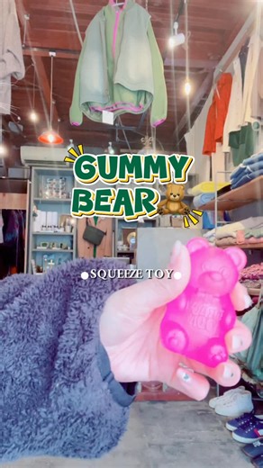 olaf on Instagram: "【HERE by Detail】 Gummy Bear Toy all 880円(税込) 世界中で親しまれているお菓子のグミベアが、ぷにっとしたゼリーのような触感の癒し系フィジェットトイ（Fidget Toy）になって登場。 見慣れたグミベアのフォルムはどこか懐かしく、飾るだけでも心が和むデザイン。 手のひらサイズで、握ったり、つぶしたり、伸ばしたりして遊ぶことで、ストレス解消・集中力アップ・リラックス効果を得られる人気のリラクゼーショントイです。 キャンディのようなフレーバー付きで、ギフトやデスクのインテリアにもぴったり。 思わず全色集めたくなる、癒しのコレクションアイテムです。 ※online store / ....coming soon #olaf #鳥取 #米子 #herebydetail"