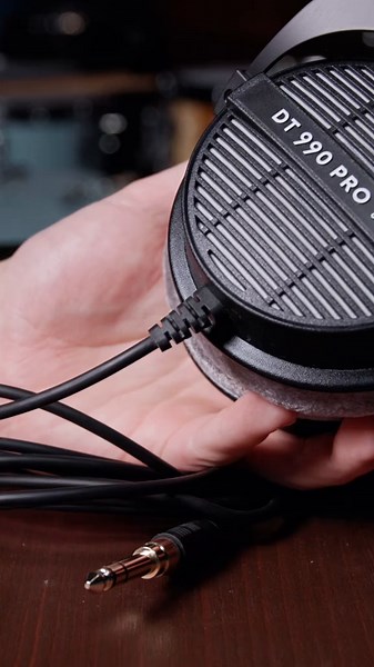 DT 990 PRO X Review: Classic Meets Modern Comfort