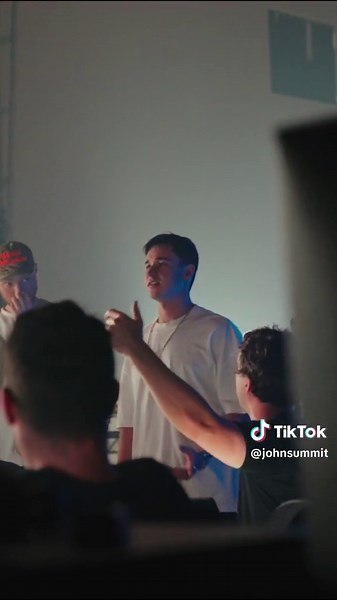 team summit hard at work for chella 💪