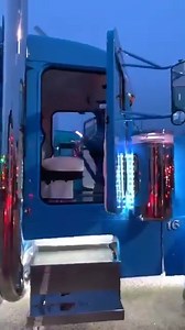 95K views · 6.3K reactions | Truck show ❤ | Peterbilt and Kenworth Enthusiasts | Facebook