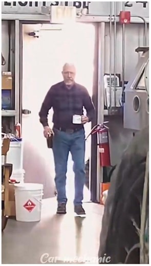 They Said I Was Crazy For Buying This WRECKED And RUSTED Motorcycle #motorcycle #harleydavidson #harley #wheelsthroughtime #wrecked | Car Mechanic