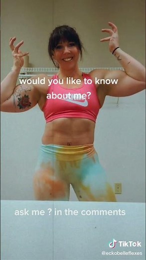 Ecko Belle flexes