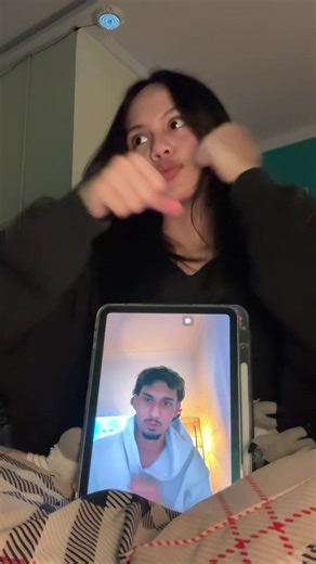 Bintang-Bintang dan Tantangan Long Distance Relationship