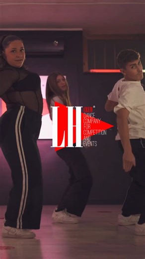 LHcrew on Instagram: "Torino ✈️ Puglia 😁😁😁 Artist @boroboro35 @young_hash_ Song #macstadisc Choreo @devis_loshermanos #dancers #school #danceacademy #instagood"