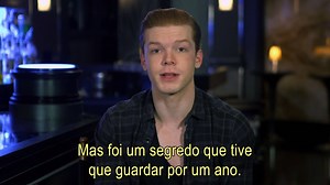 Assista a uma entrevista com o ator Cameron Monagham de #GothamWarner! | Warner Channel Brasil