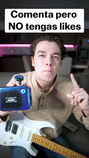 22K views · 590 reactions | Te REGALO este amplificador de guitarra inteligente (La dinámica es para la red social TT) #guitarra #guitarrista #guitarraelectrica #cosasdeguitarristas #cuerdasdeguitarra #amplificadordeguitarra #aprenderguitarra #acordesdeguitarra #solosdeguitarra #clasesdeguitarra #guitarrista #pedalesdeguitarra #humor | Rolando Mora | Facebook