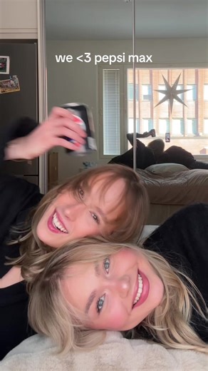 Pepsi vai cokis? Leikitää ettette nää meit peilist