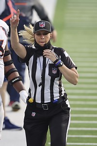 Sarah Thomas, primera oficial en un Super Bowl